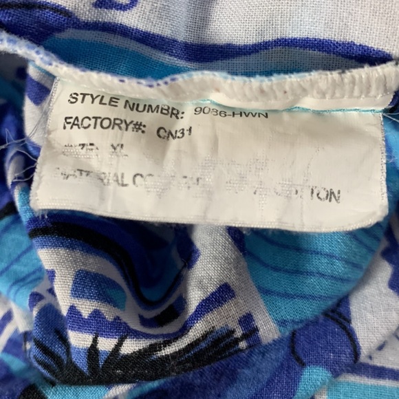 Men’s Armadillo short sleeve, button up shirt.  Size XL - Picture 7 of 8